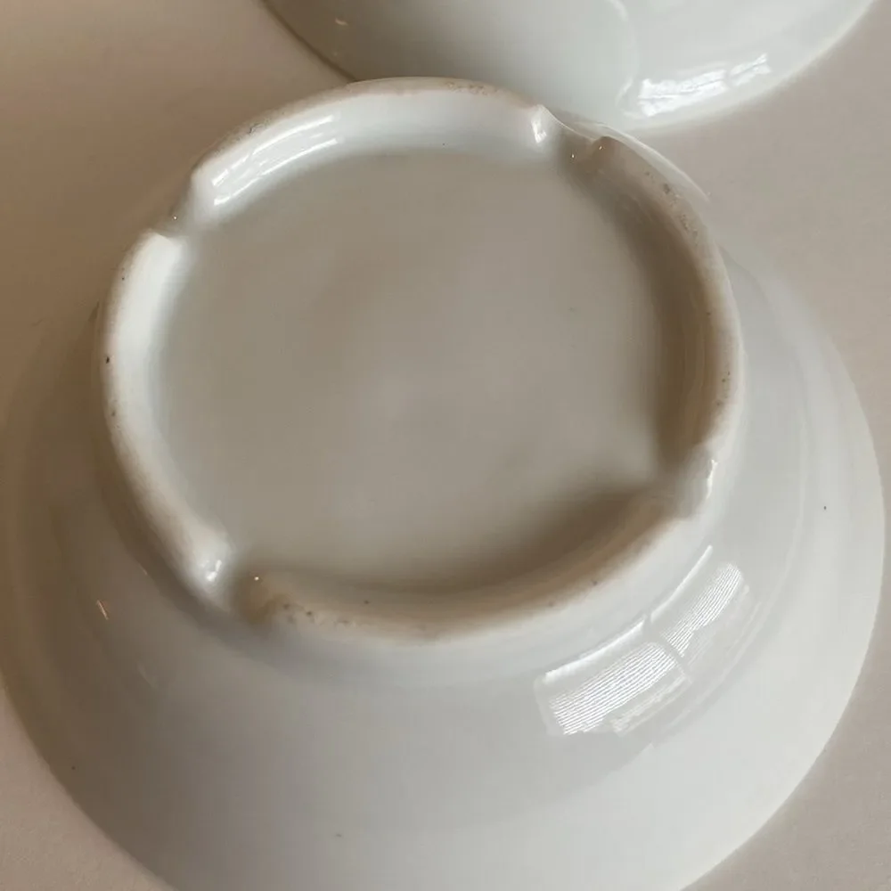 William Sonoma Set of 2 Ceramic Non Slip Grapefruit Teeth Bowls